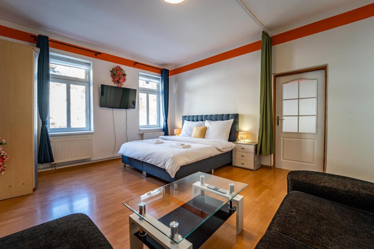 Tuan Long Apartments Jachymov Luaran gambar