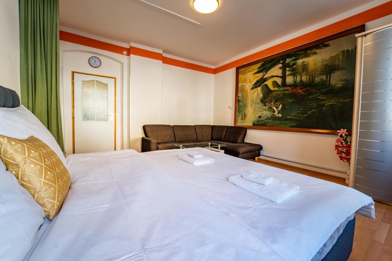Tuan Long Apartments Jachymov Luaran gambar