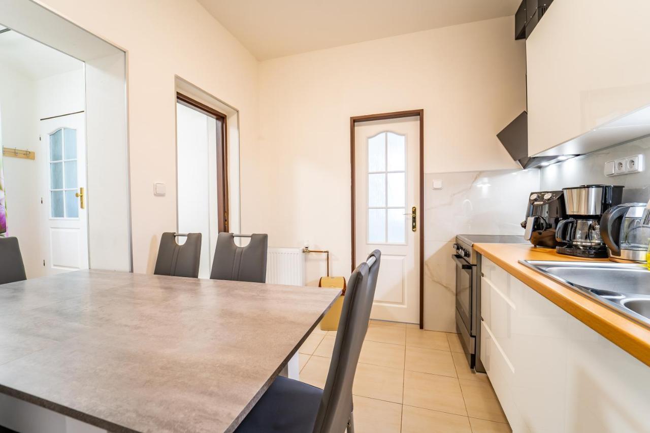Tuan Long Apartments Jachymov Luaran gambar