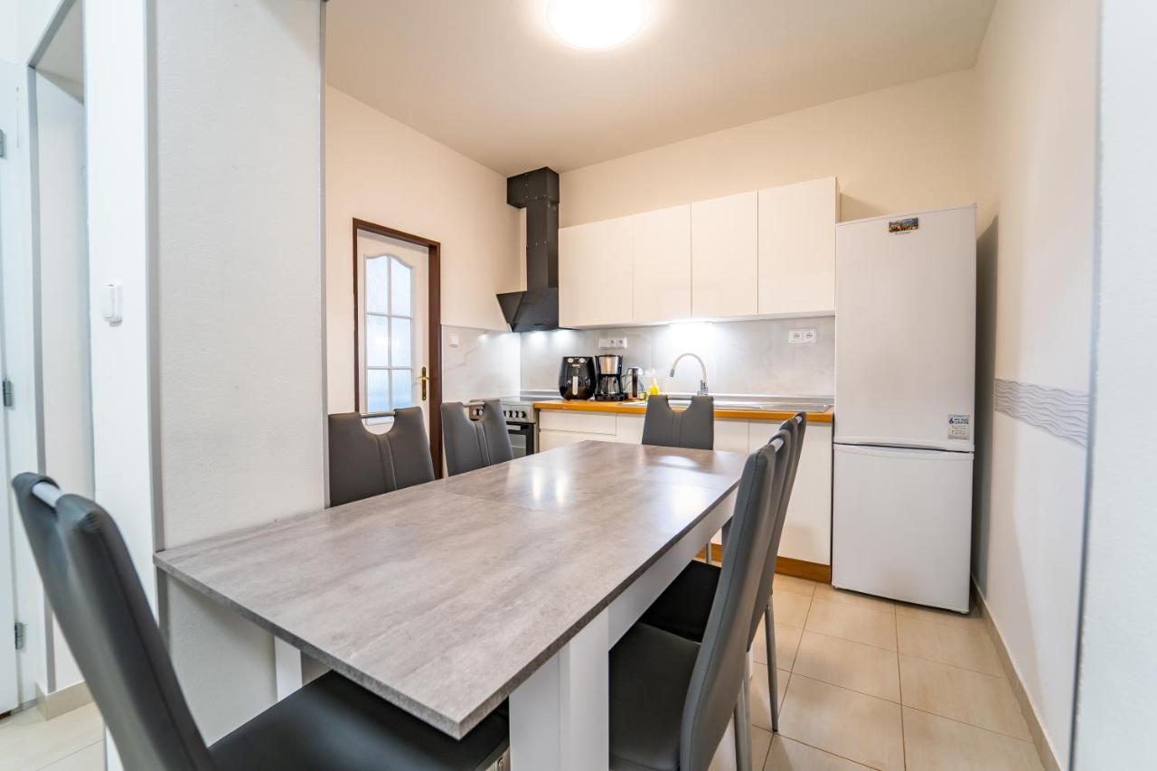 Tuan Long Apartments Jachymov Luaran gambar